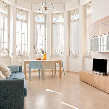 Luminosity By The Sea Apartamento Calambrone Exterior foto